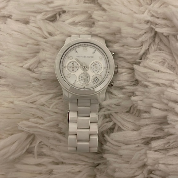 Michael Kors watch - Picture 1 of 3